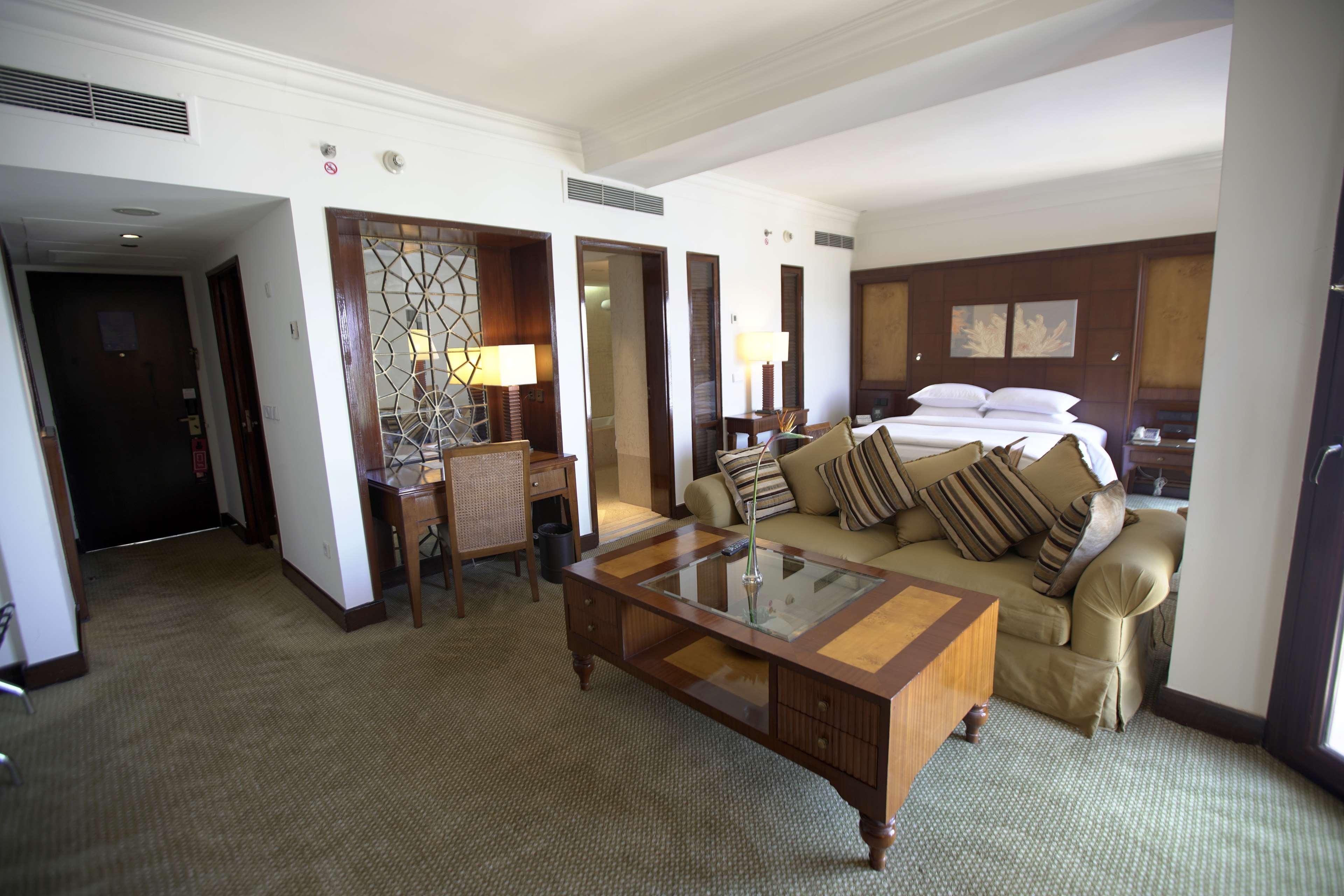 Hilton Luxor Resort & Spa Экстерьер фото A suite at the Taj Mahal Palace, Mumbai