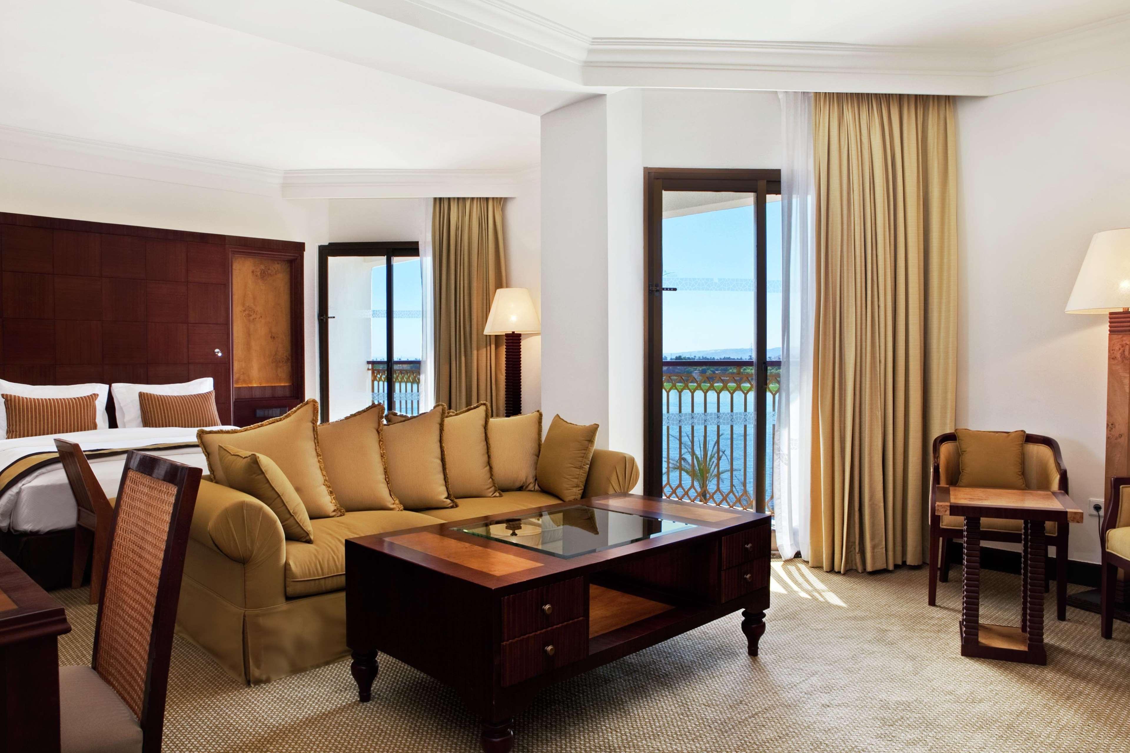 Hilton Luxor Resort & Spa Экстерьер фото A suite at the hotel