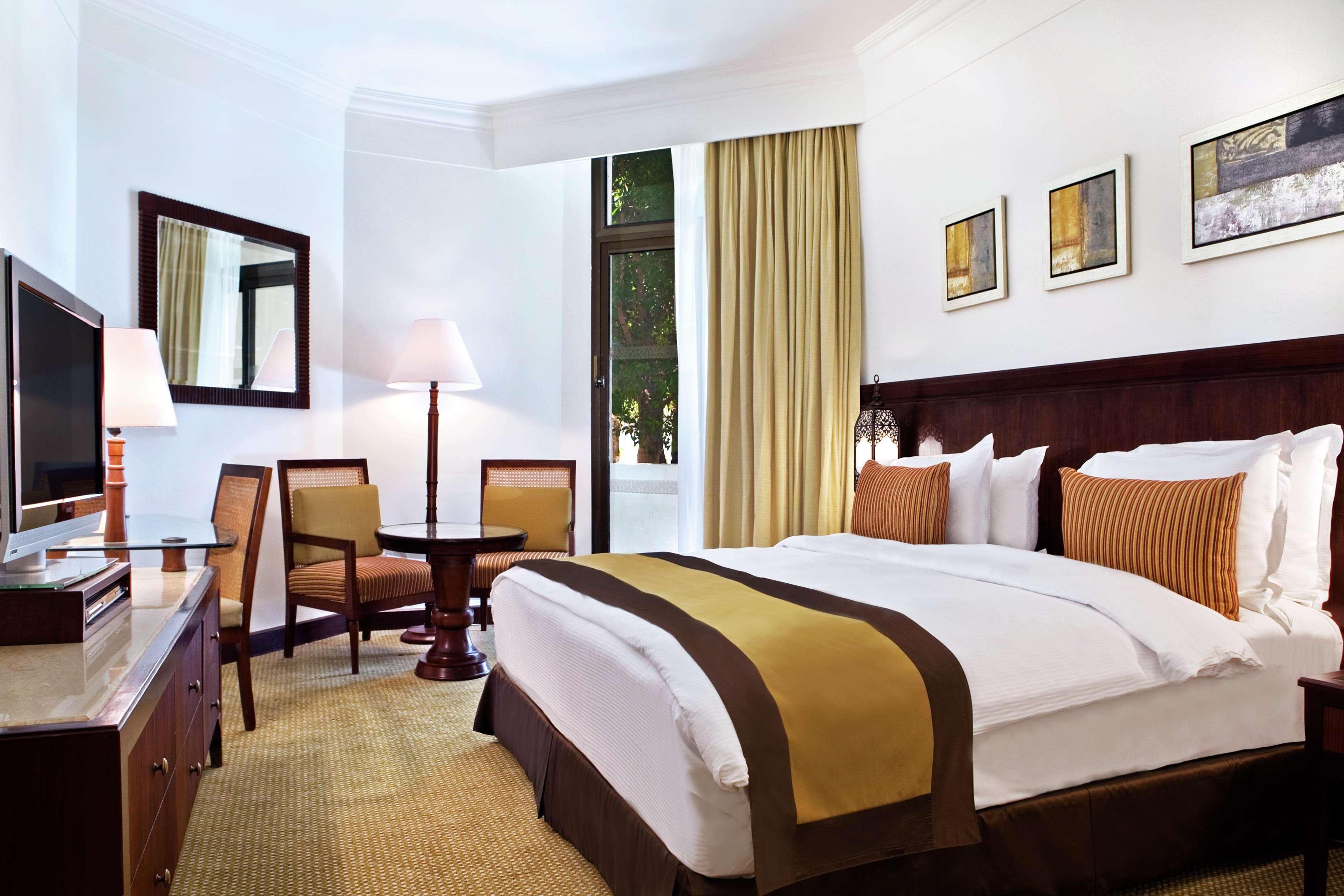 Hilton Luxor Resort & Spa Экстерьер фото A room at the hotel