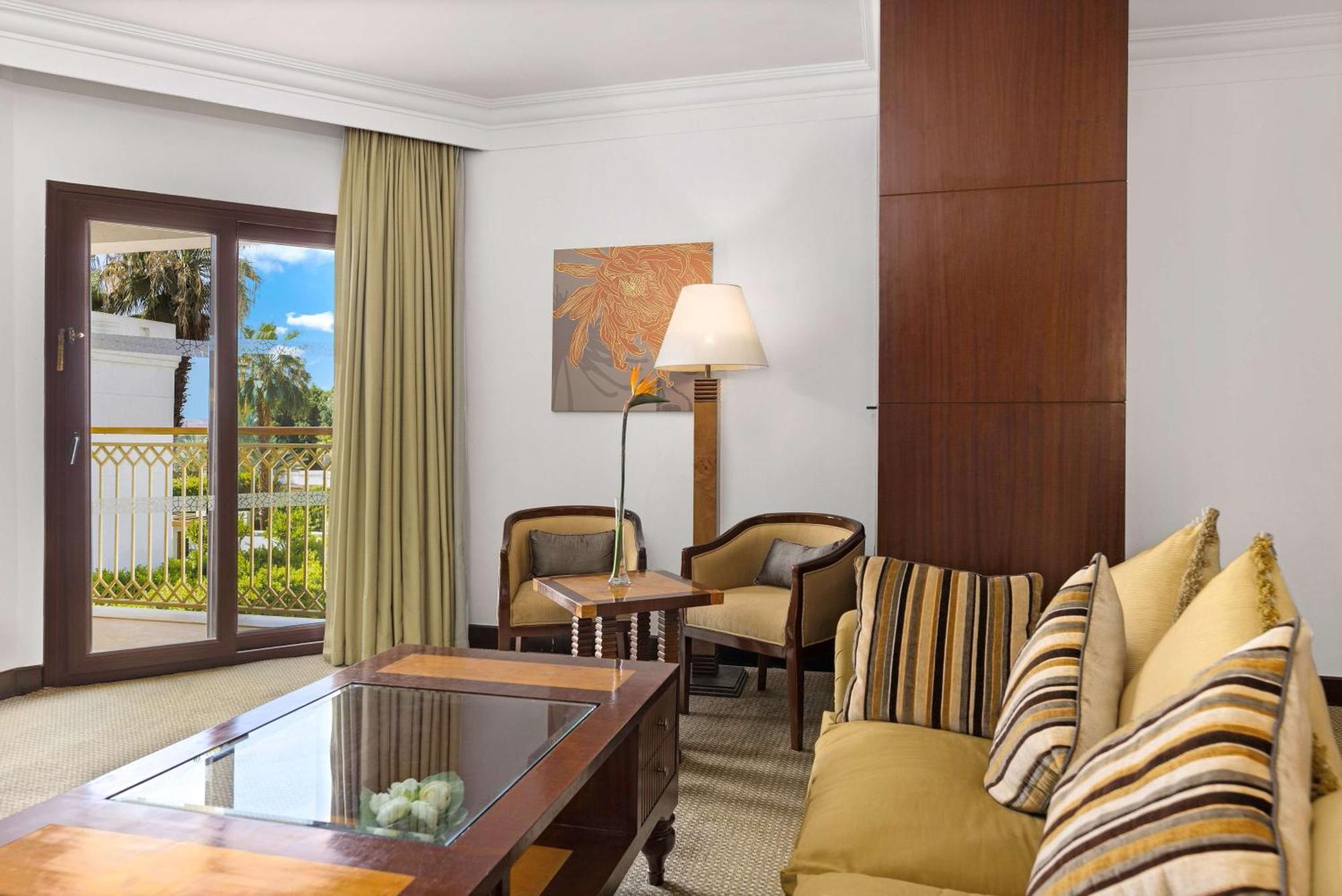 Hilton Luxor Resort & Spa Экстерьер фото