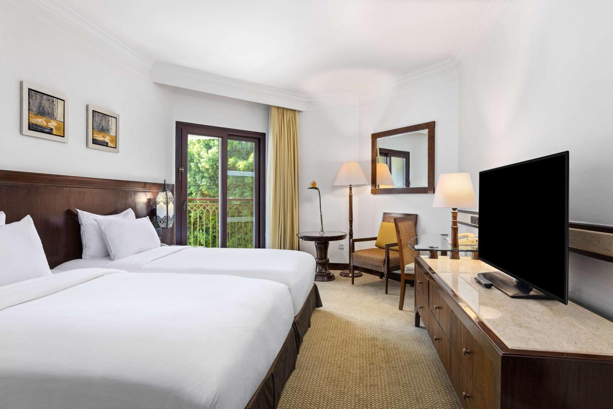 Hilton Luxor Resort & Spa Экстерьер фото